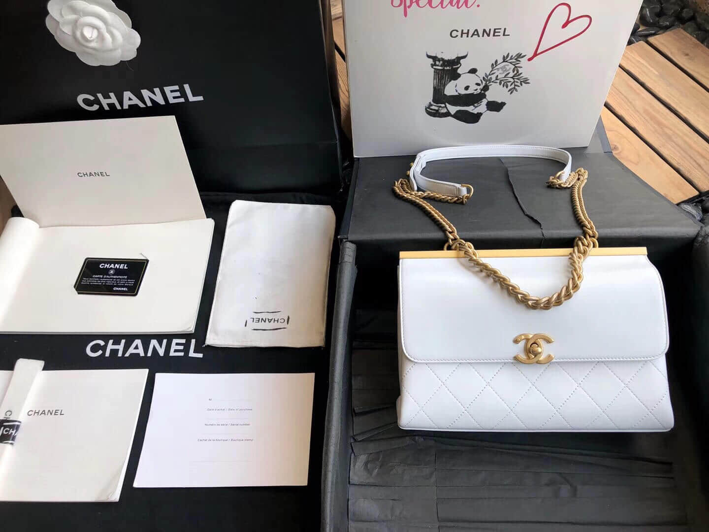 Chanel/香奈儿2018夏季新款白色双面金色链条口子翻盖包