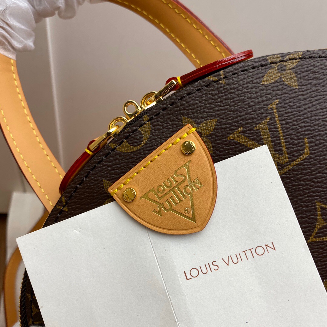 LV M44944 Monogram 帆布MOON双肩包 拉链手提包女背包