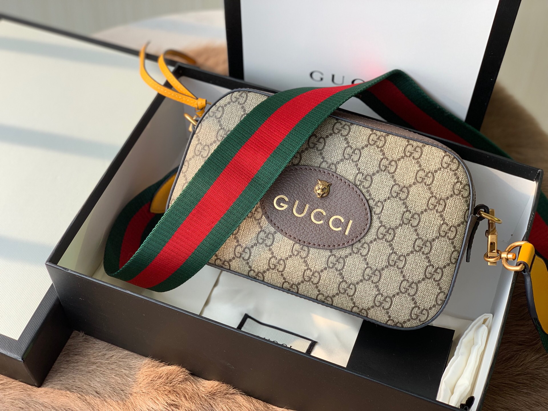 Gucci/古驰 复古风格织带条纹邮差包 476466 K9GVT 8856