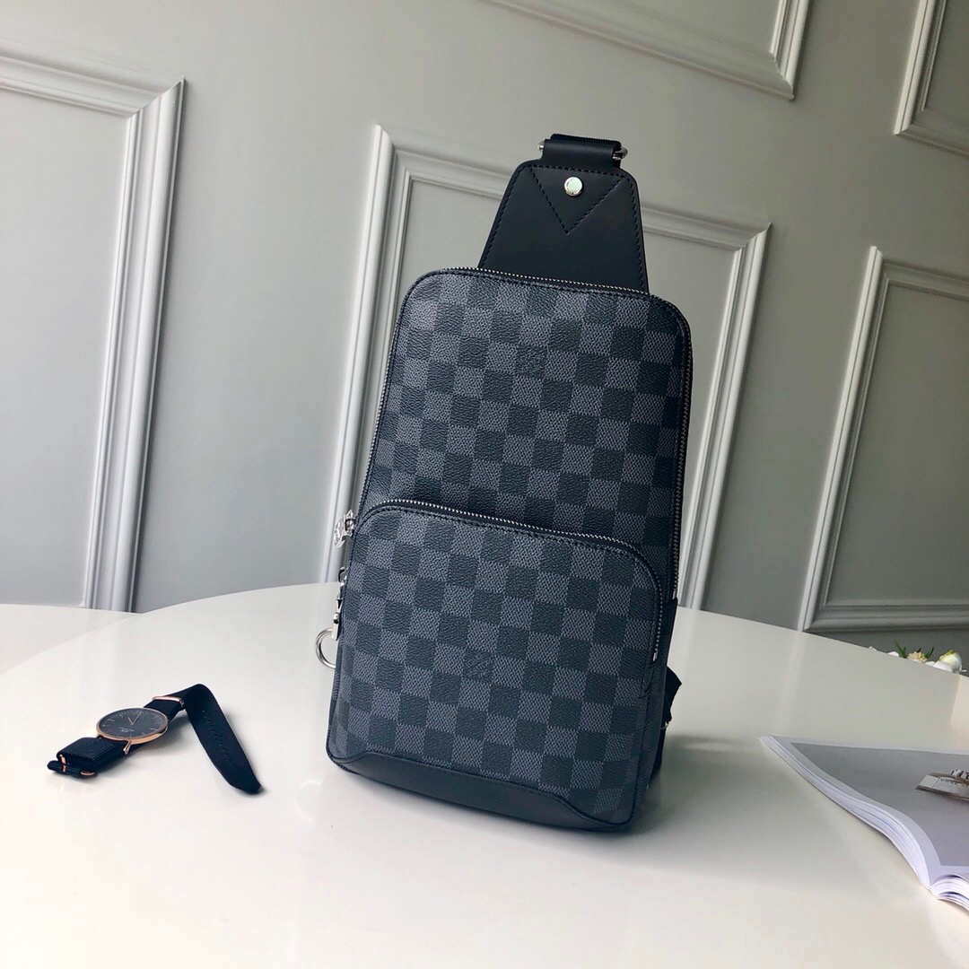 LV N41719 Damier Graphique 涂层帆布胸包