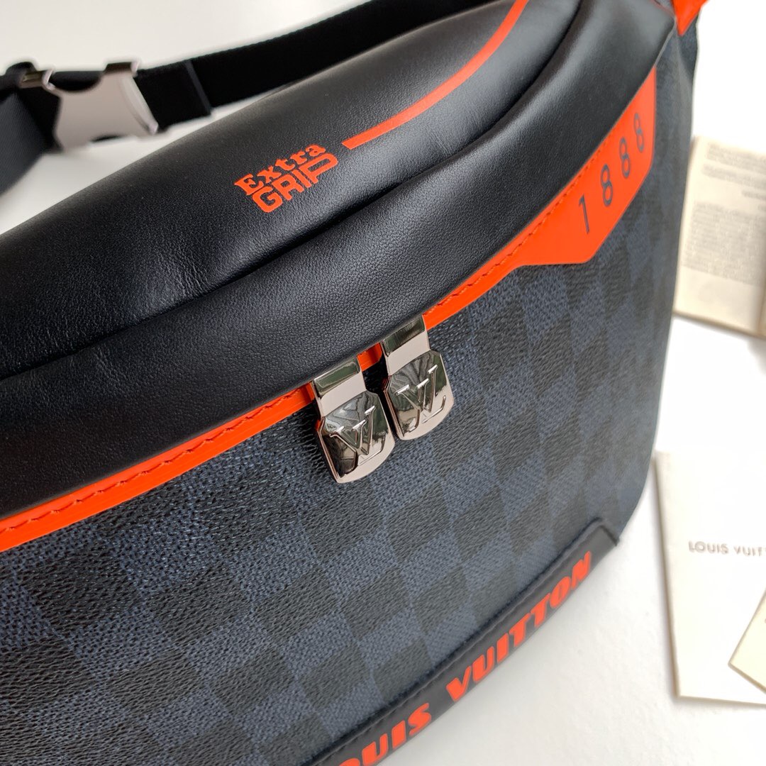 LV N40161 Damier Cobalt Race涂层帆布Discovery腰包