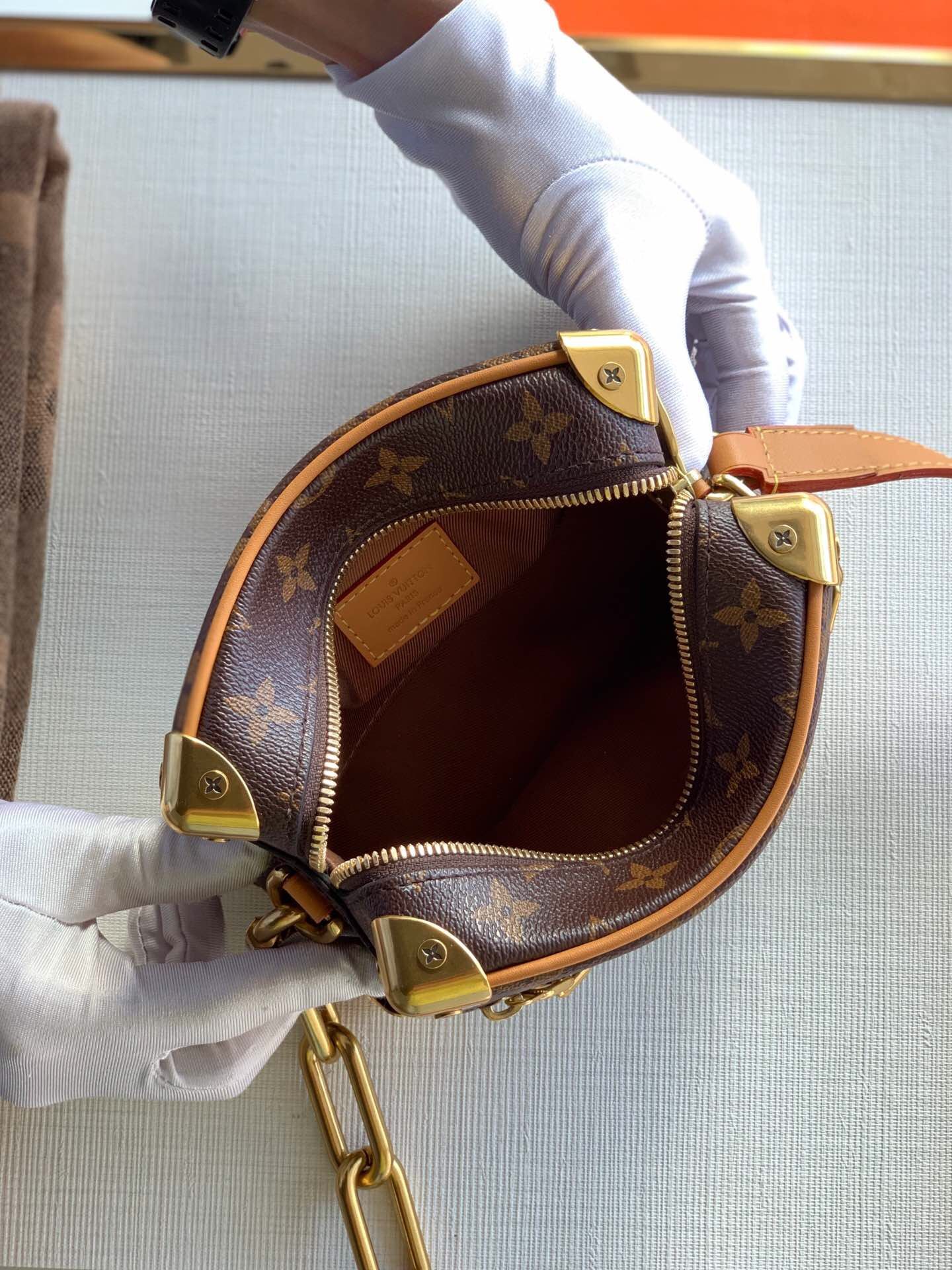 LV M68906 Mini Soft Trunk手袋 复古链条单肩斜挎盒子包