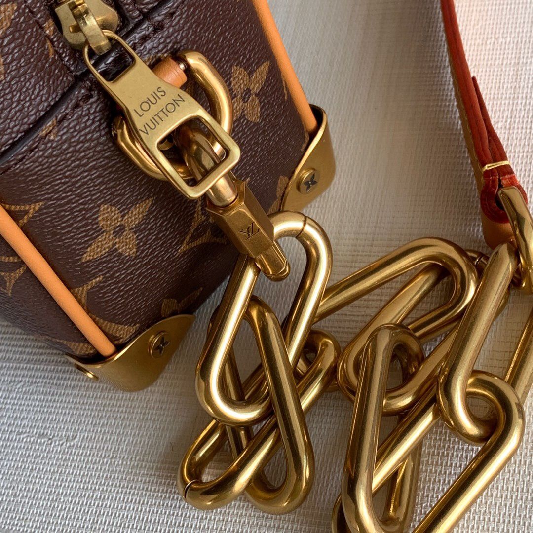 LV M68906 Mini Soft Trunk手袋 复古链条单肩斜挎盒子包
