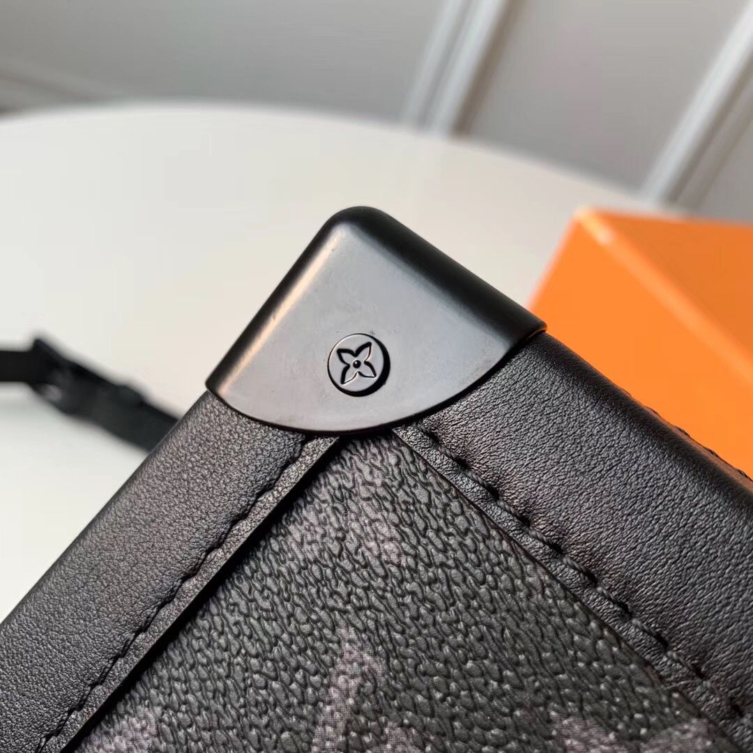 LV M44730 Soft Trunk黑色链条邮差包