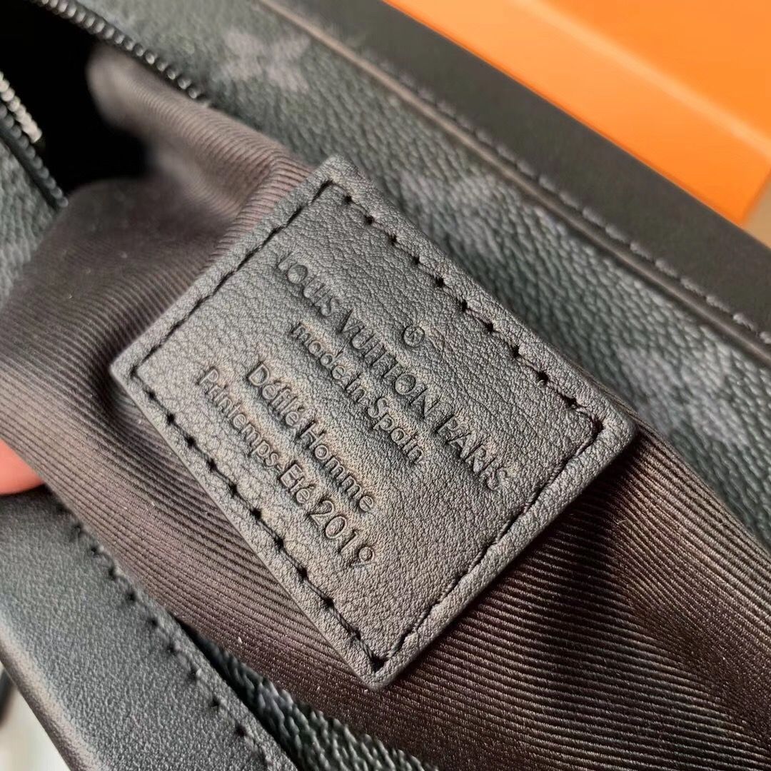 LV M44730 Soft Trunk黑色链条邮差包