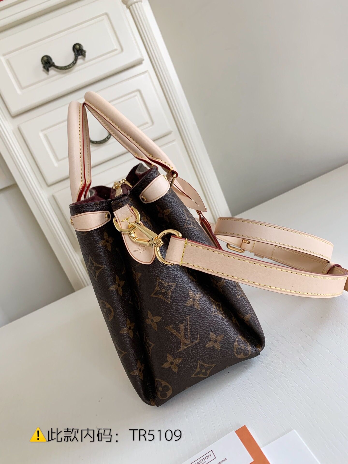 LV M44815 SOUFFLOT BB 手袋 老花斜挎手提包