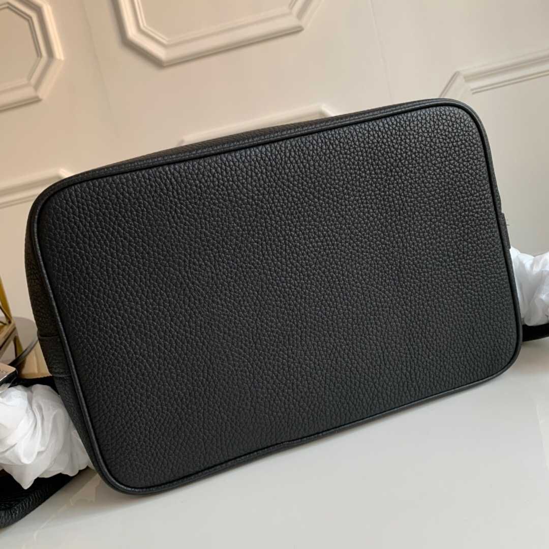 LV M55171 Taurillon牛皮 Noé抽绳双肩包