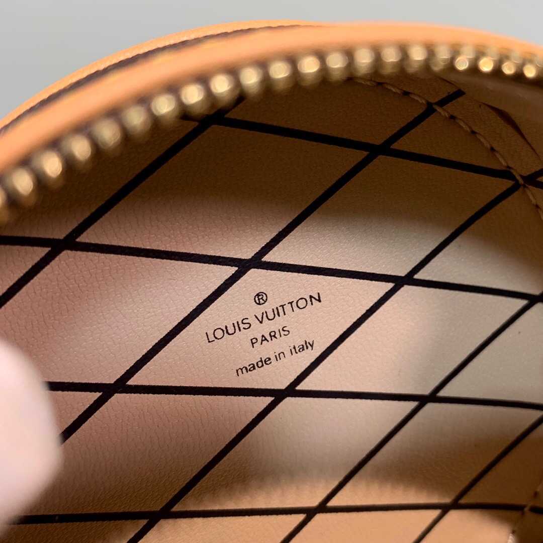 LV M68570 BOITE CHAPEAU 老花圆饼链条包