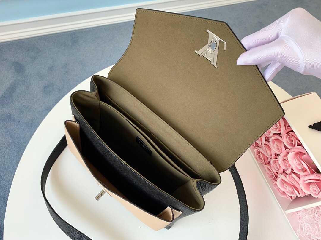 LV M55323 软粒面小牛皮MYLOCKME手袋