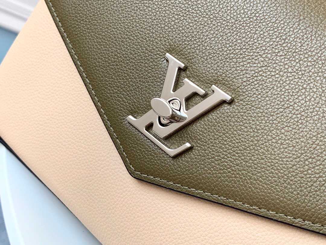 LV M55323 软粒面小牛皮MYLOCKME手袋