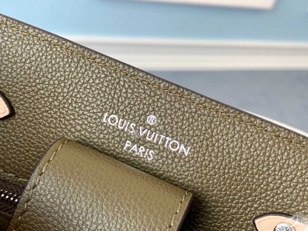 LV M55439 LOCKME BUCKET 手袋 小牛皮水桶包