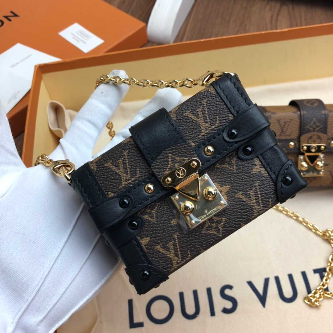 LV M68566 ESSENTIAL TRUNK 老花色链条包