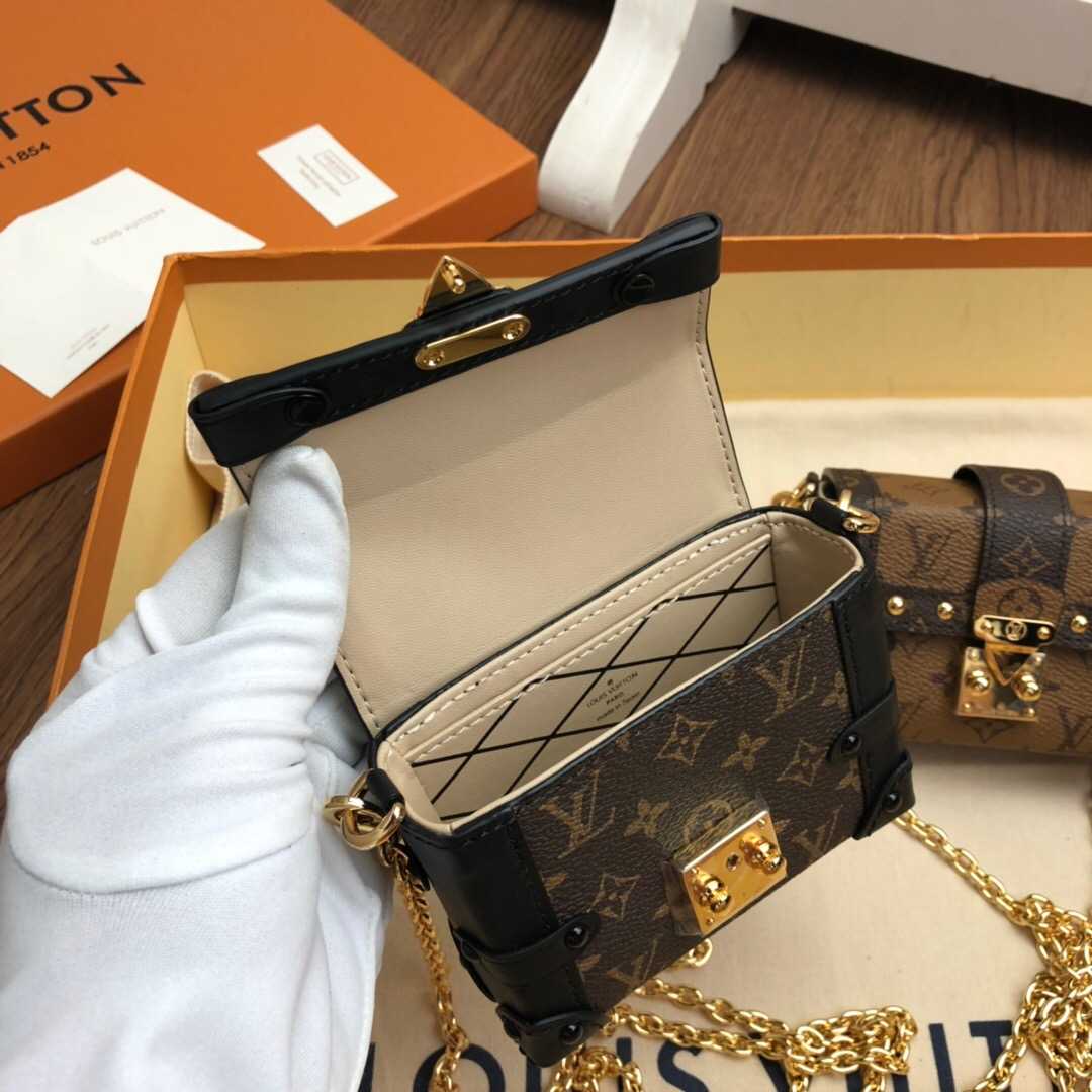 LV M68566 ESSENTIAL TRUNK 老花色链条包