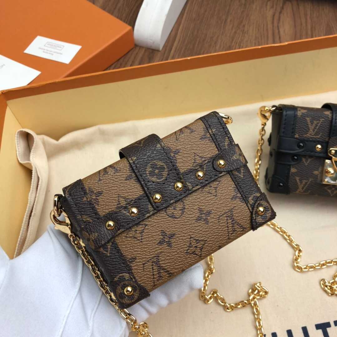 LV M68575 ESSENTIAL TRUNK 黄花链条包