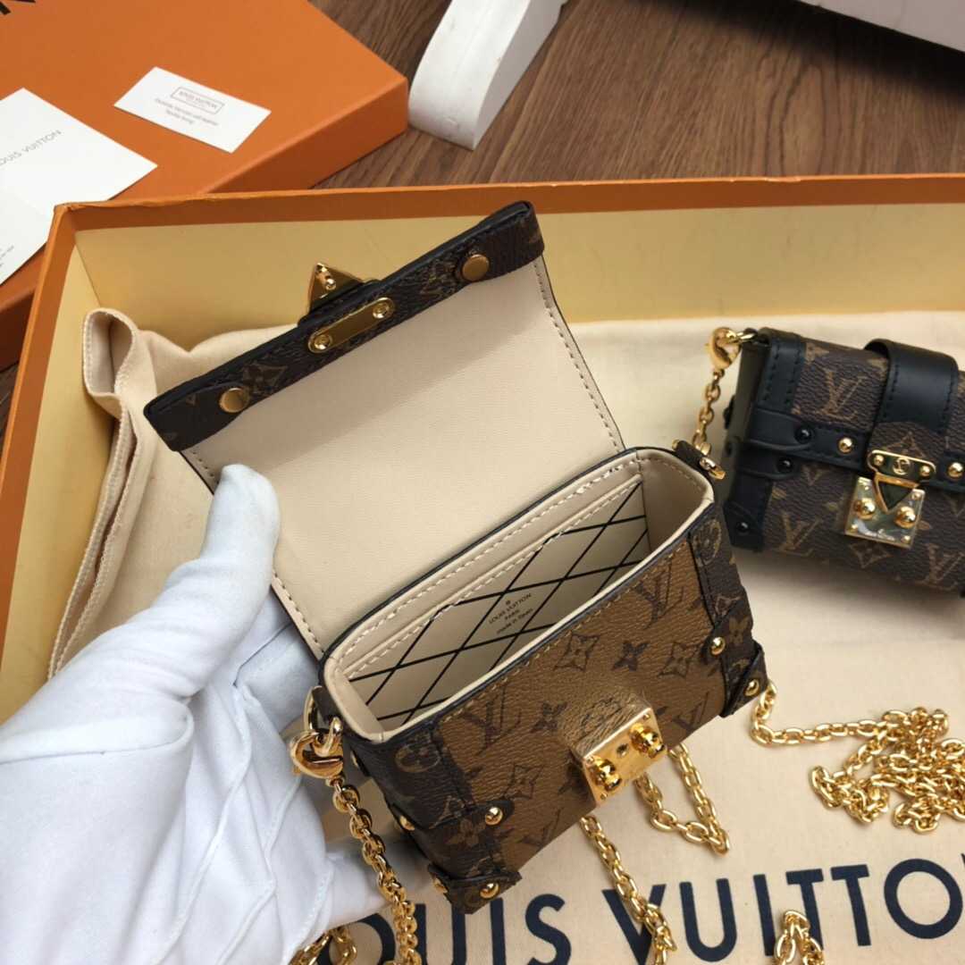 LV M68575 ESSENTIAL TRUNK 黄花链条包