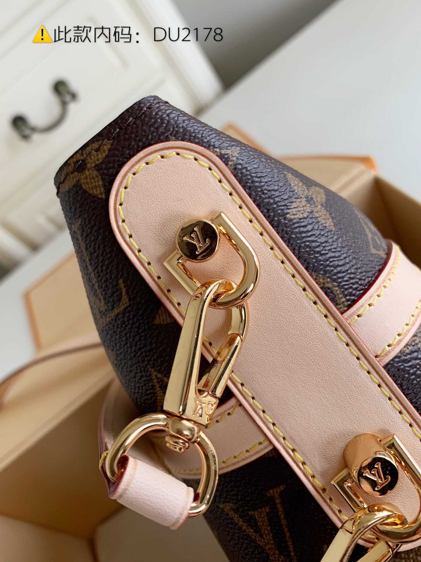 LV M43587 DUFFLE 手袋 圆筒薯条包