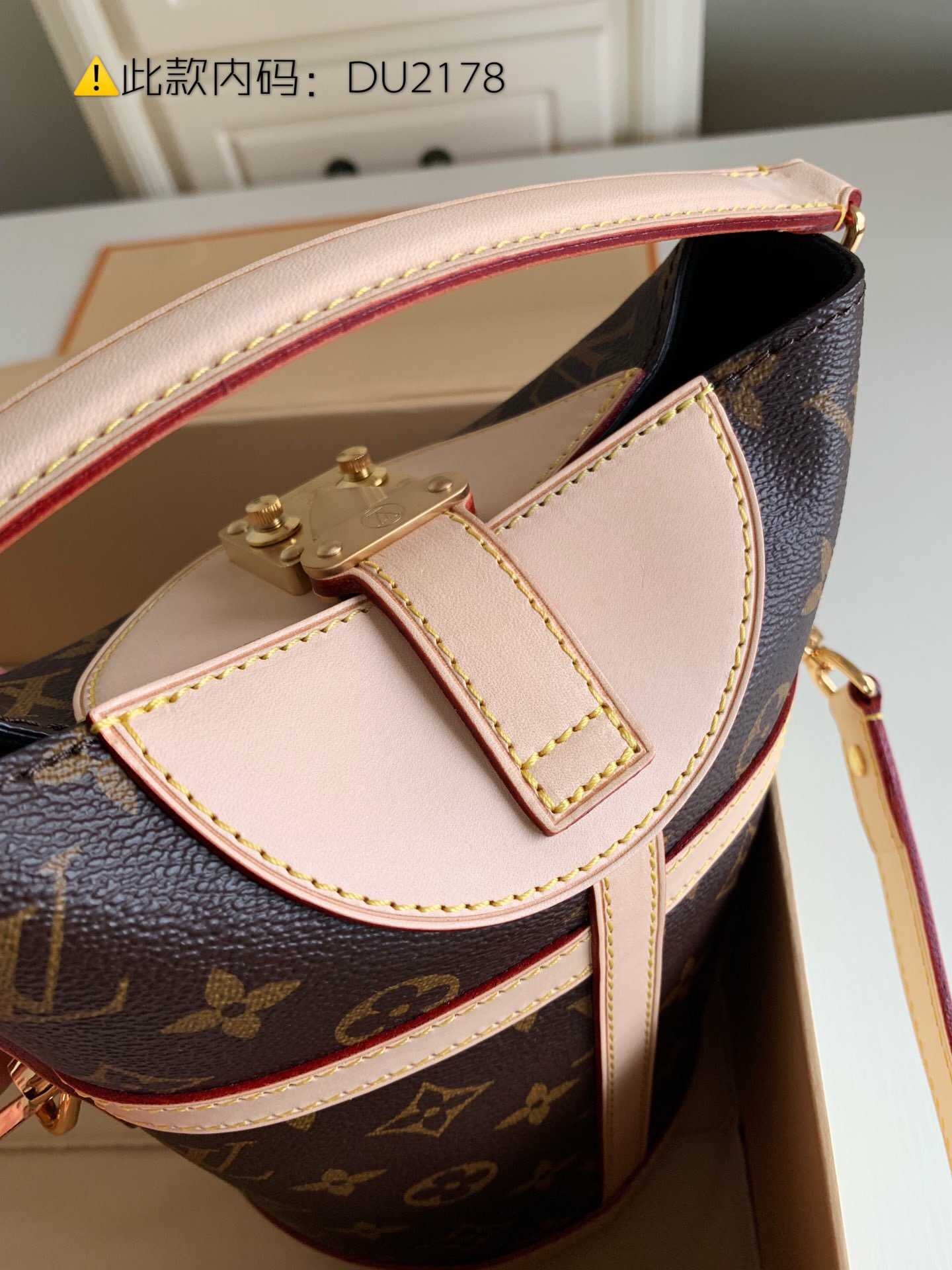 LV M43587 DUFFLE 手袋 圆筒薯条包