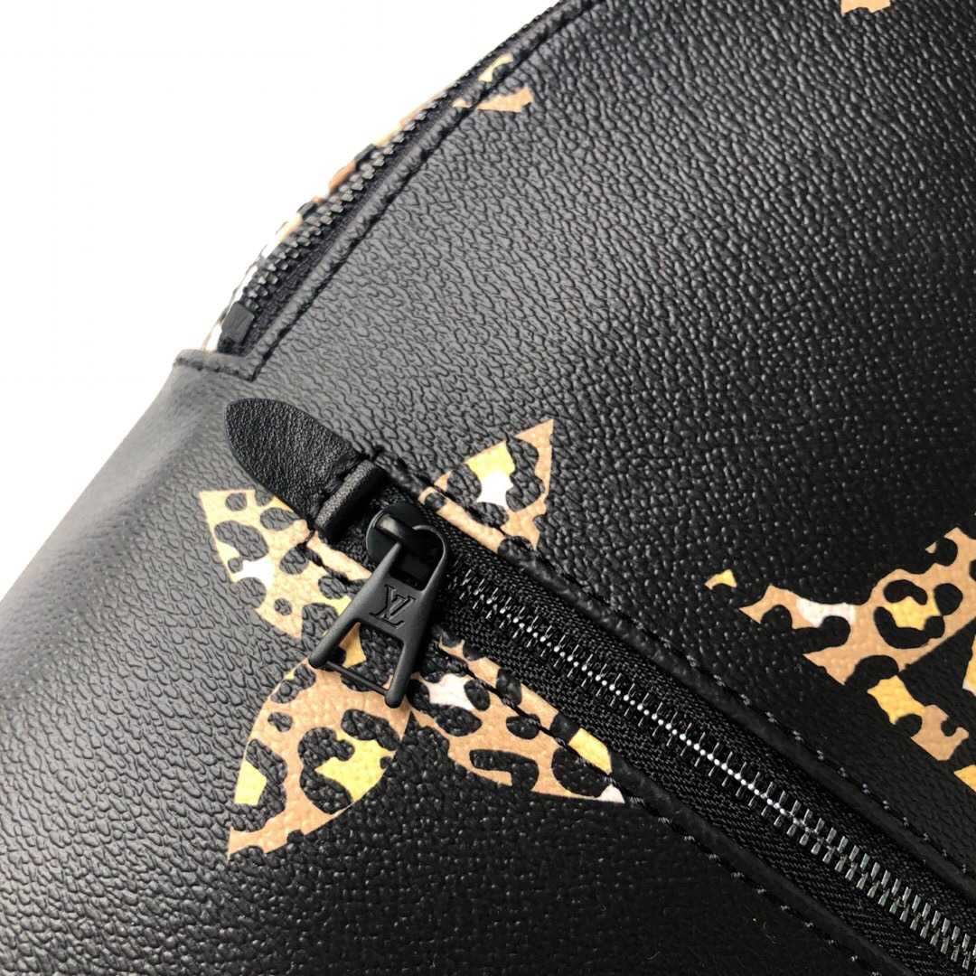LV M44718 新款非洲丛林豹纹Palm Springs小号双肩包