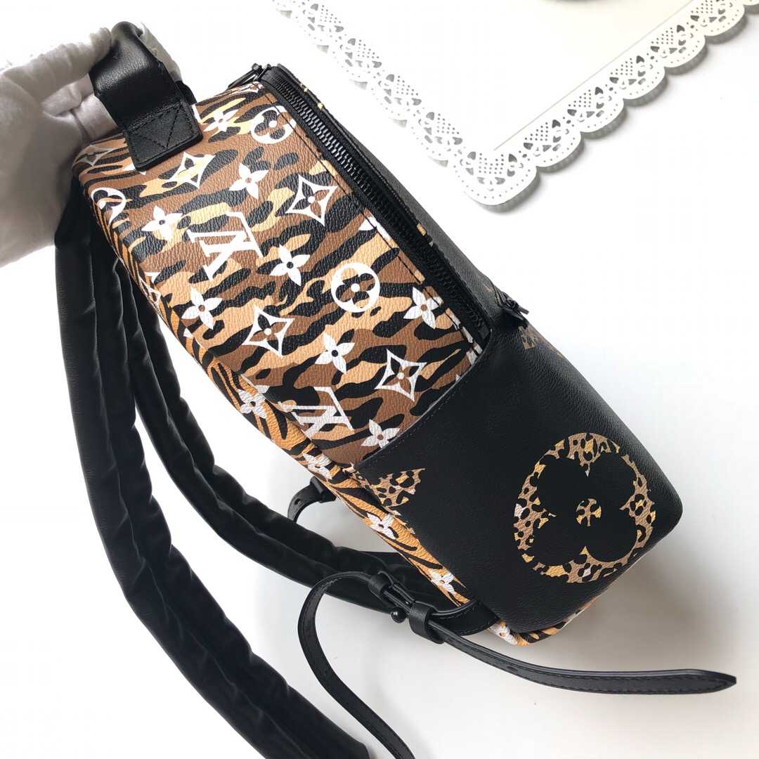 LV M44718 新款非洲丛林豹纹Palm Springs小号双肩包