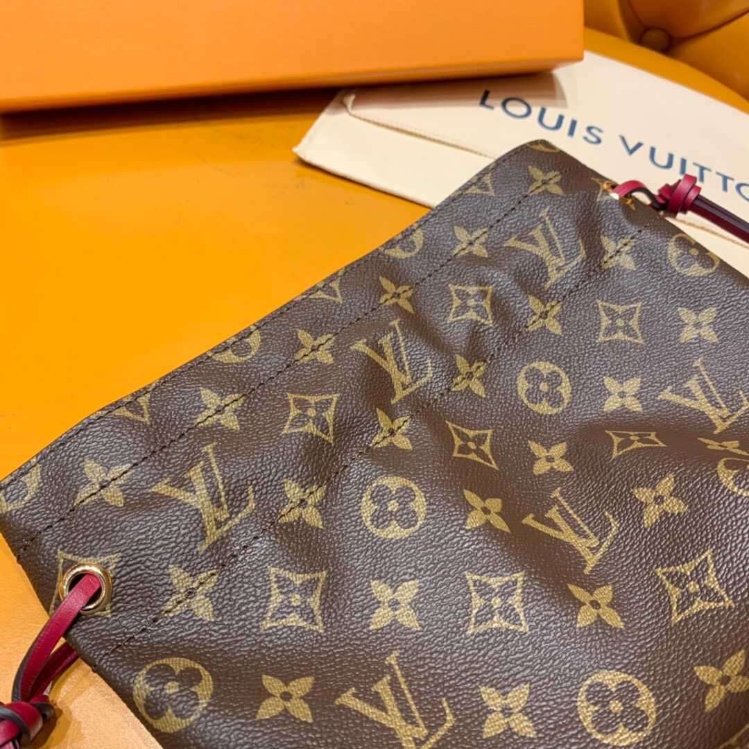 LV M43445 多功能经典老花Noé收纳袋