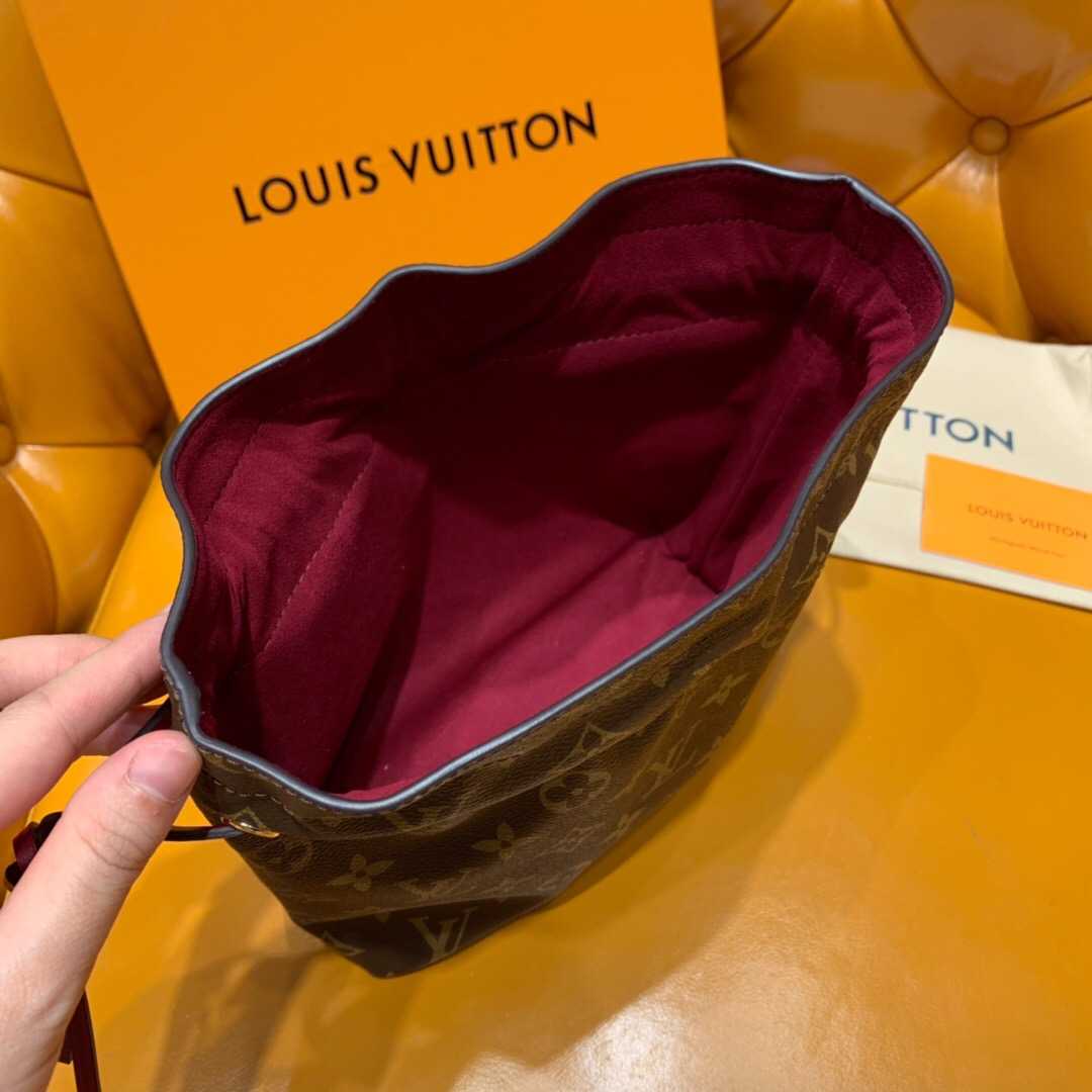 LV M43445 多功能经典老花Noé收纳袋
