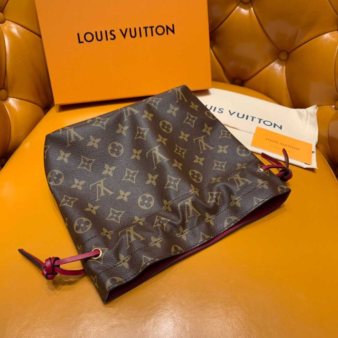 LV M43445 多功能经典老花Noé收纳袋