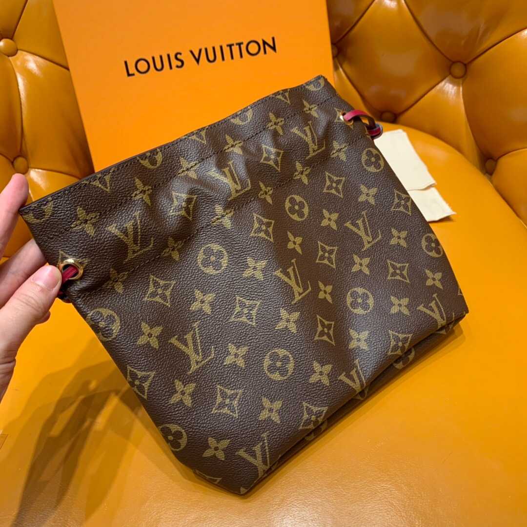 LV M43445 多功能经典老花Noé收纳袋