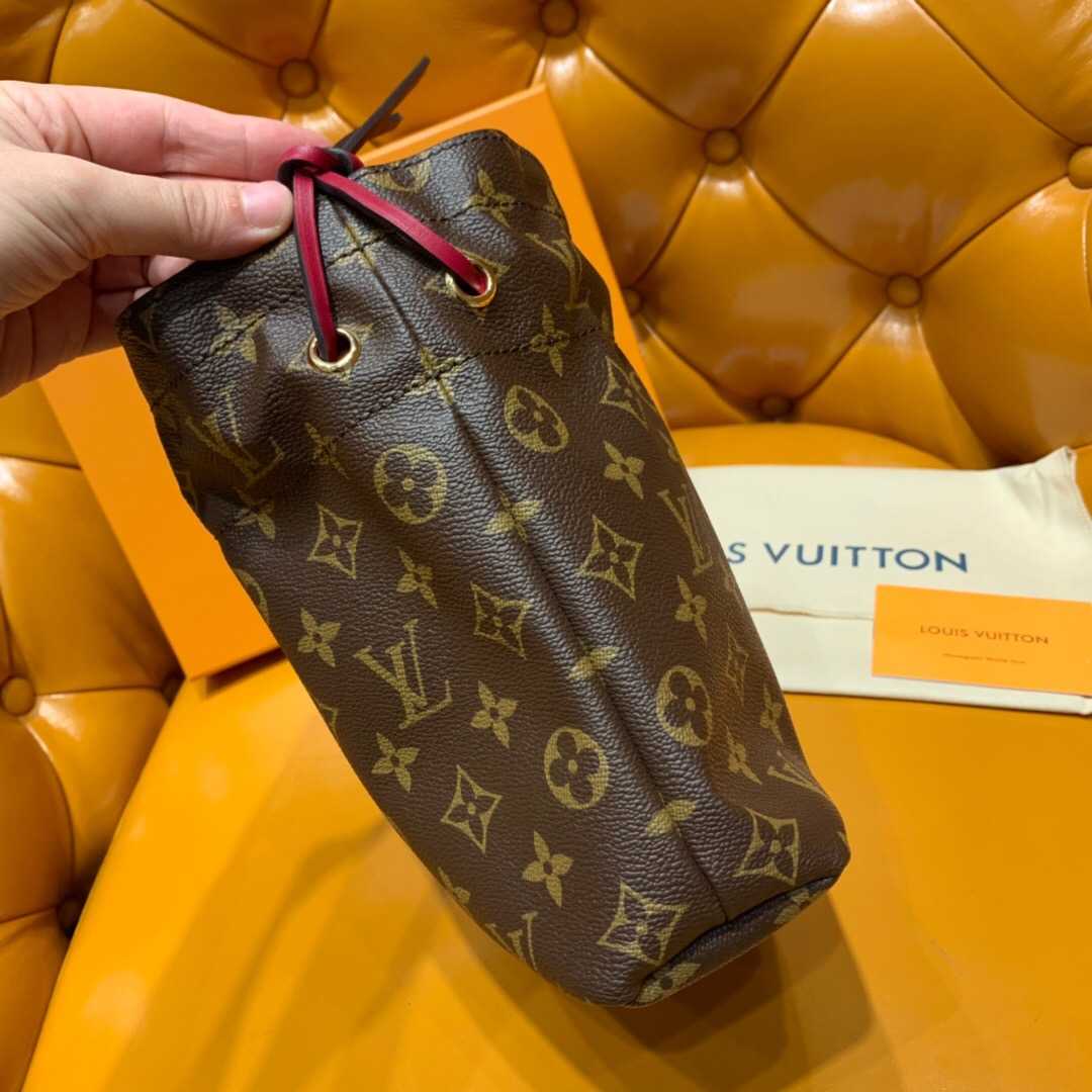 LV M43445 多功能经典老花Noé收纳袋