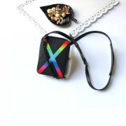 LV M30332 2019新款DANUBE交叉彩条邮差包相机包