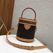 LV M44603 19早秋新款大花Logo Cannes手袋 圆筒包