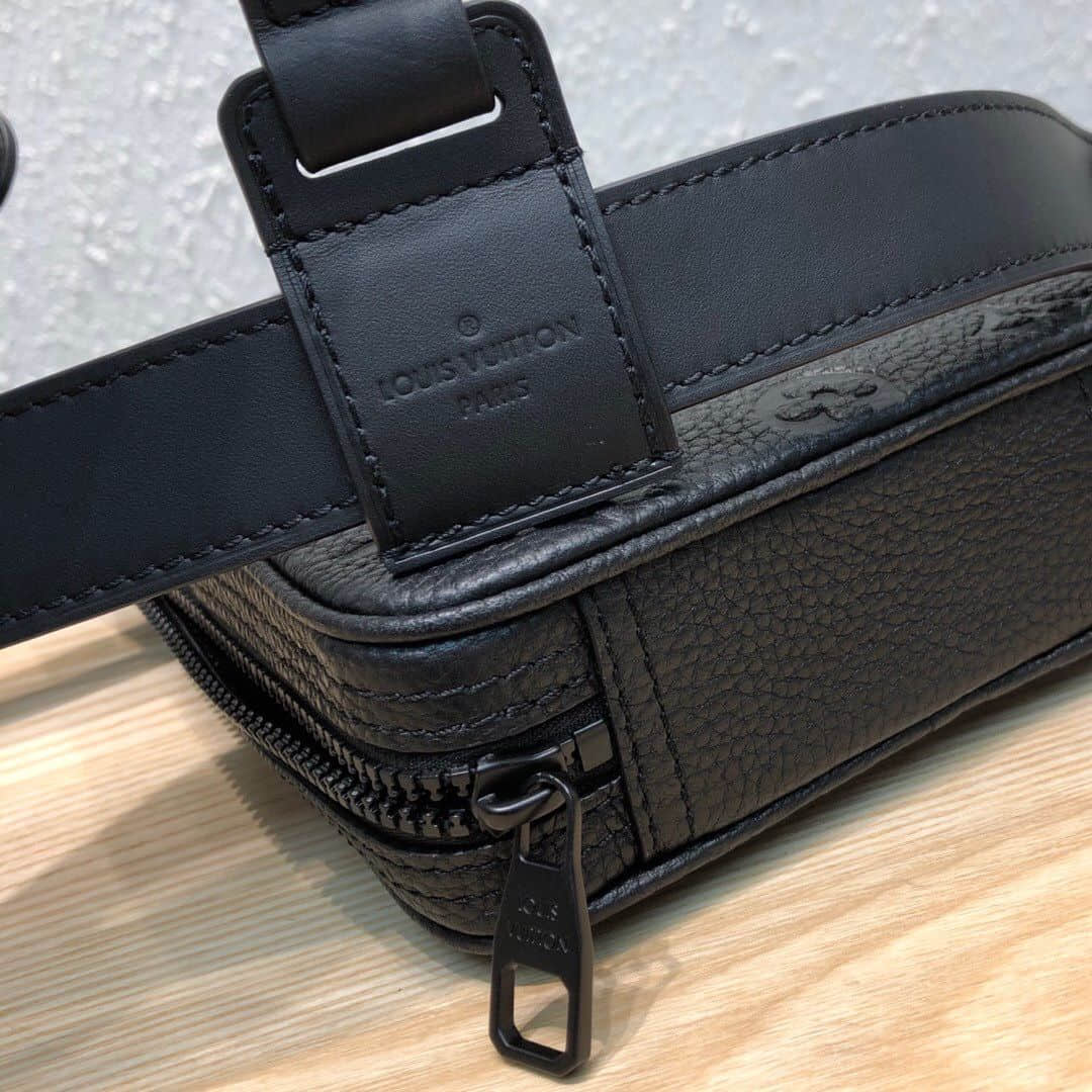 LV M53298 黑色牛皮Utility Side工装包