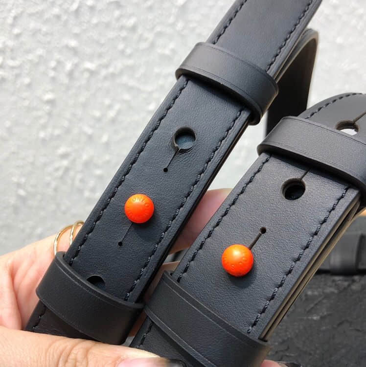LV M53298 黑色牛皮Utility Side工装包