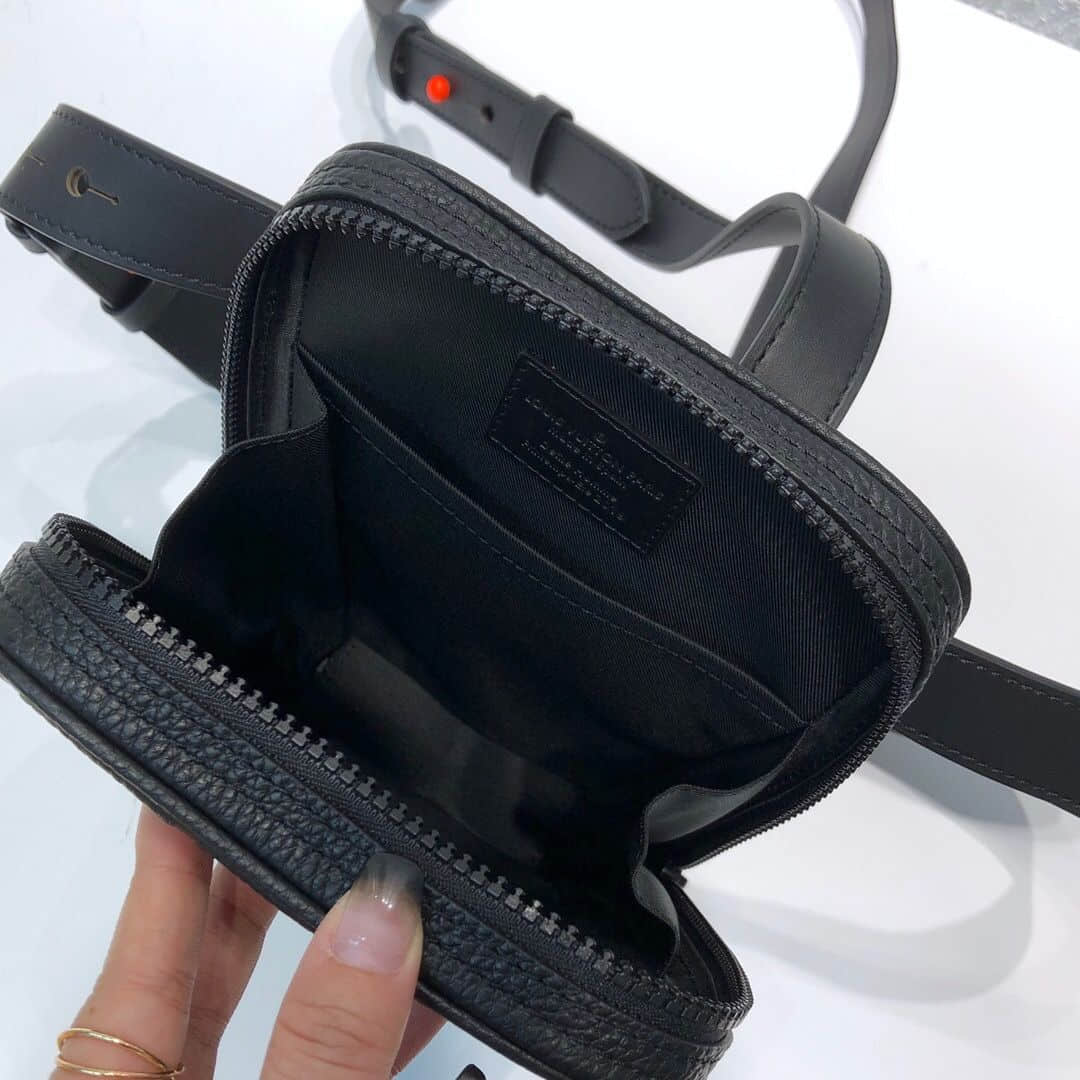 LV M53298 黑色牛皮Utility Side工装包