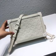 LV M53287 白色牛皮SOFT TRUNK手袋单肩斜挎邮差包