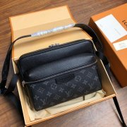 LV M30233 M30239 M30243 M30242 M30241 Outdoor邮差包