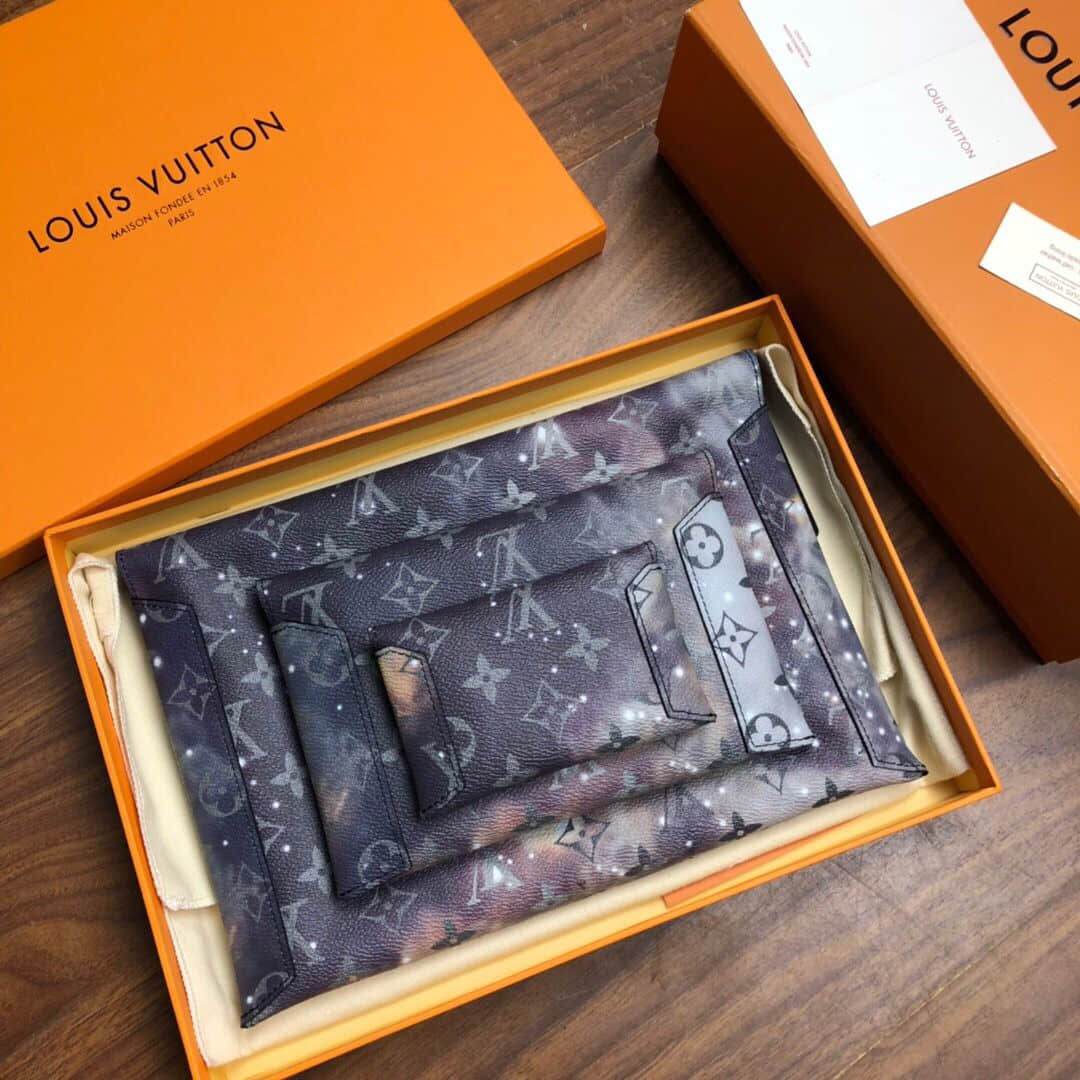 LV M44177 POCHETTE ALPHA 星空手包 (北京SKP限定款)