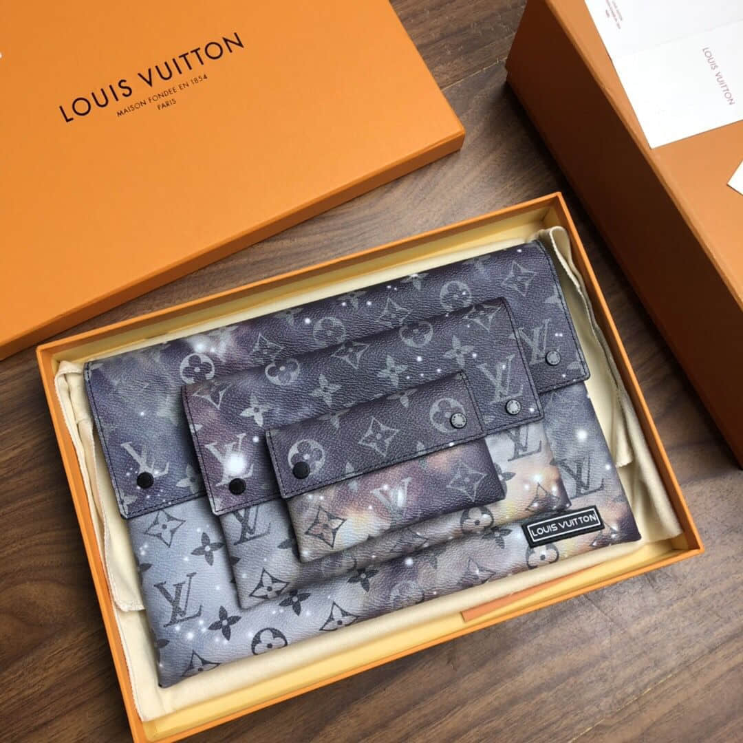 LV M44177 POCHETTE ALPHA 星空手包 (北京SKP限定款)