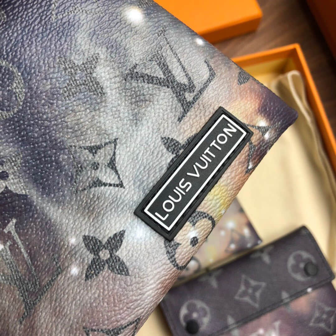 LV M44177 POCHETTE ALPHA 星空手包 (北京SKP限定款)