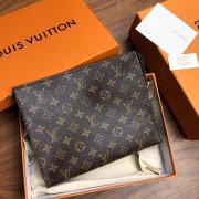 LV M47542 老花26号洗刷包/手包