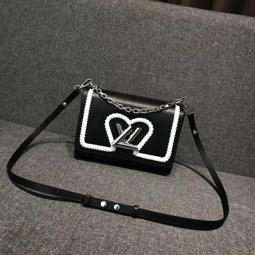 LV/路易威登 18新款 爱心形编织 Twist手袋 M54286 M53126