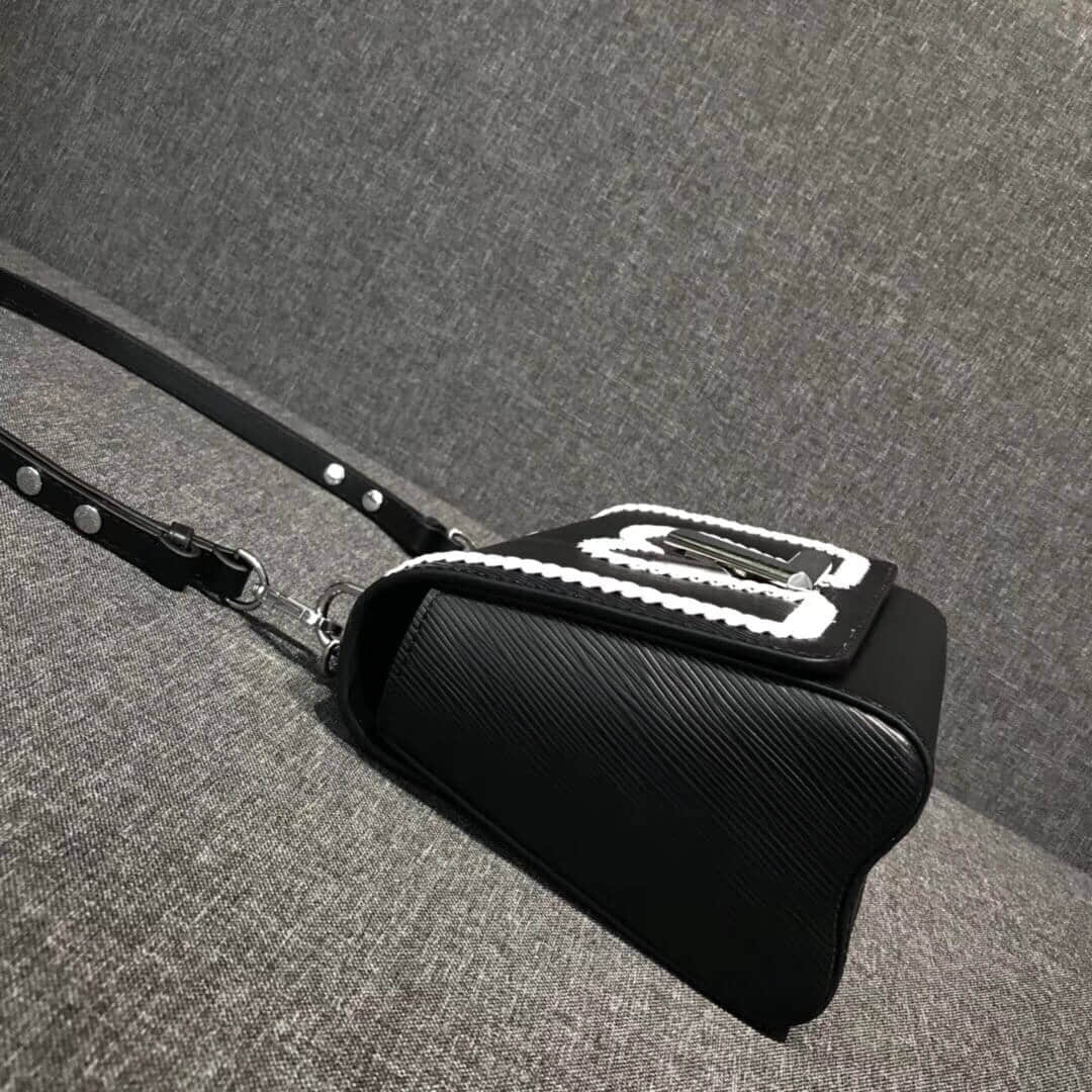 LV/路易威登 18新款 爱心形编织 Twist手袋 M54286 M53126