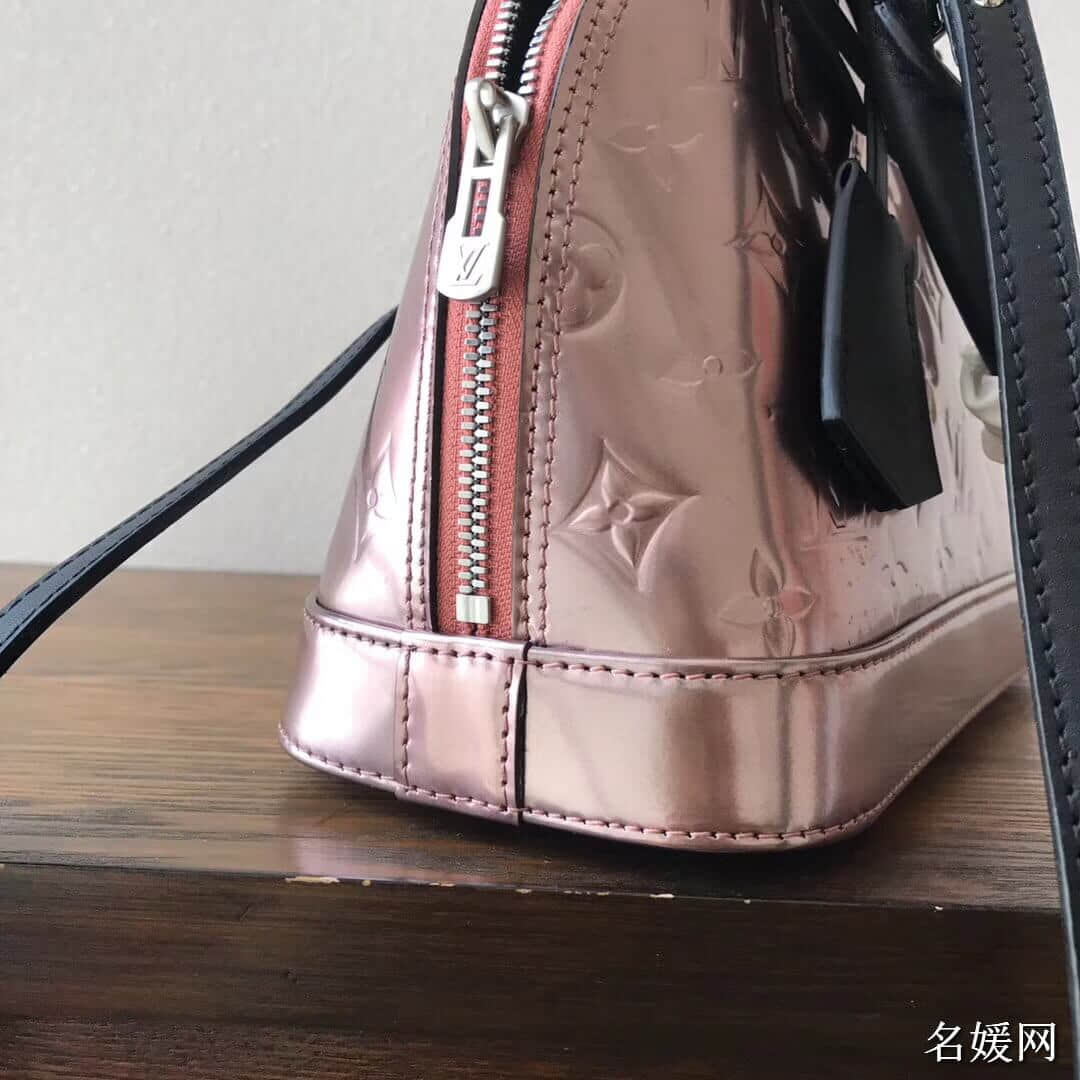 LV/路易威登 18新款 压花亮面漆皮 Alma BB手袋 M90485