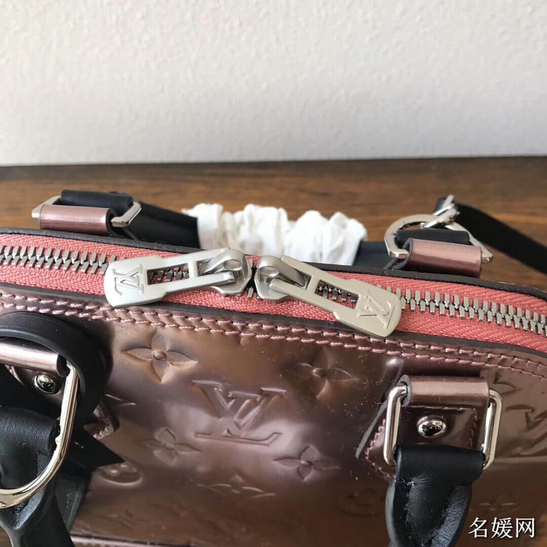 LV/路易威登 18新款 压花亮面漆皮 Alma BB手袋 M90485