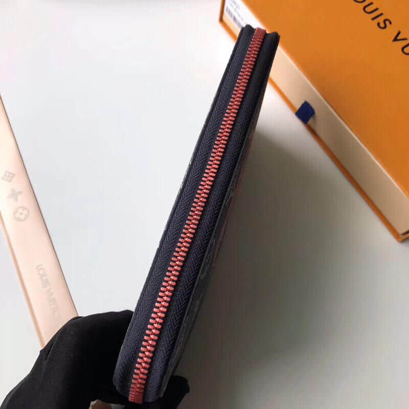 LV/路易威登 18新款 倒轉標誌Upside Down拉鏈萬用錢包 M62931