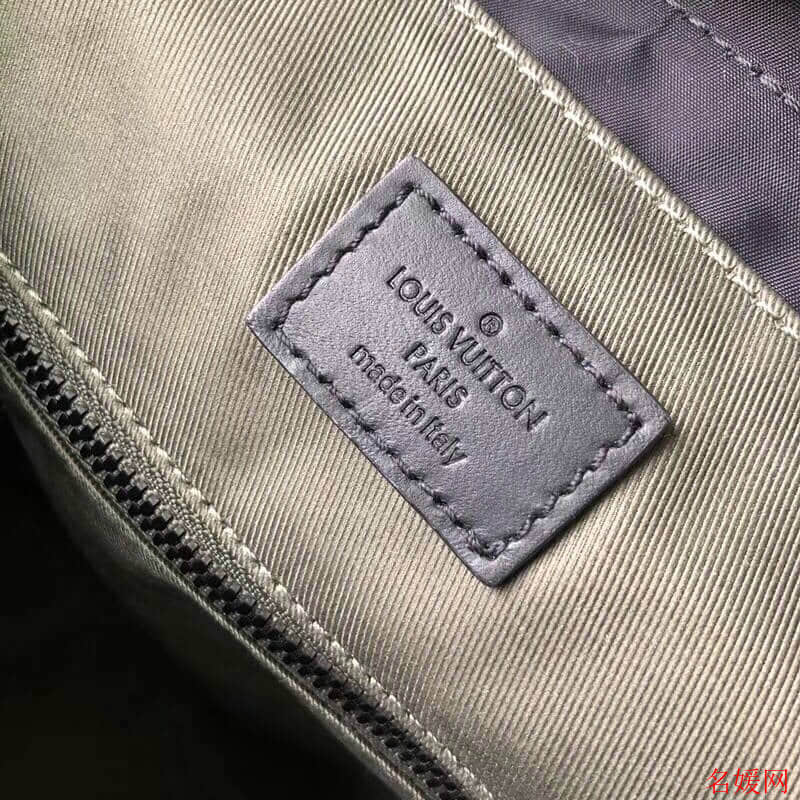 LV/路易威登 18新款SKP店 金属饰件装饰涂层帆布Discovery双肩包 M43694