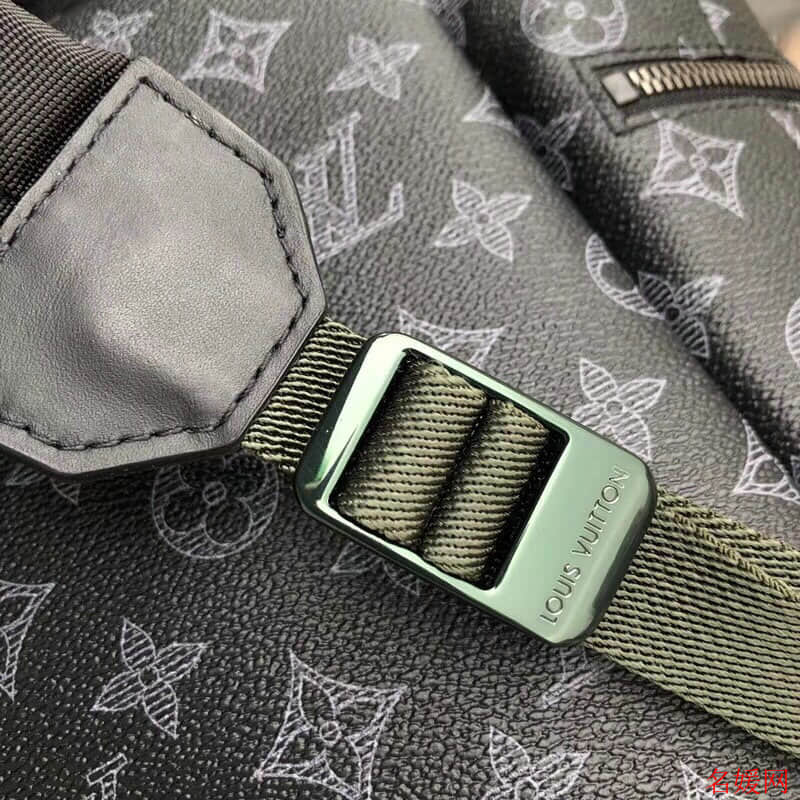 LV/路易威登 18新款SKP店 金属饰件装饰涂层帆布Discovery双肩包 M43694