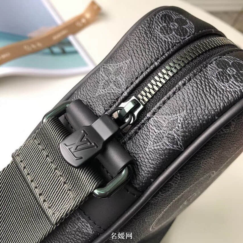 LV/路易威登18日本限定款Vivienne FOREVER太阳花图案单肩斜挎相机包M43677