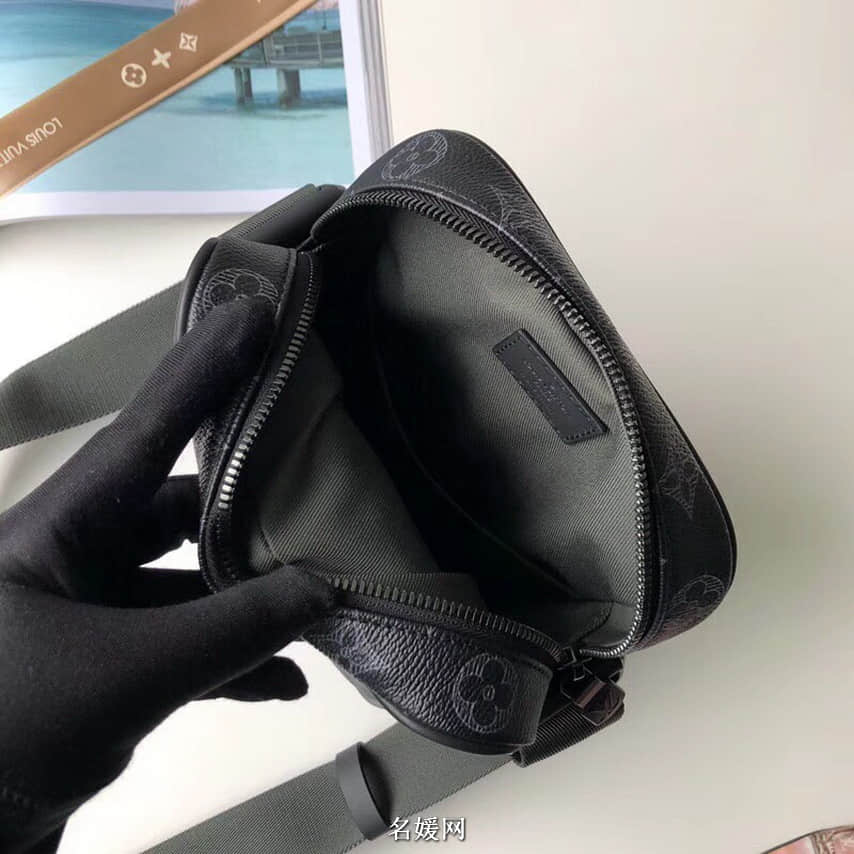 LV/路易威登18日本限定款Vivienne FOREVER太阳花图案单肩斜挎相机包M43677