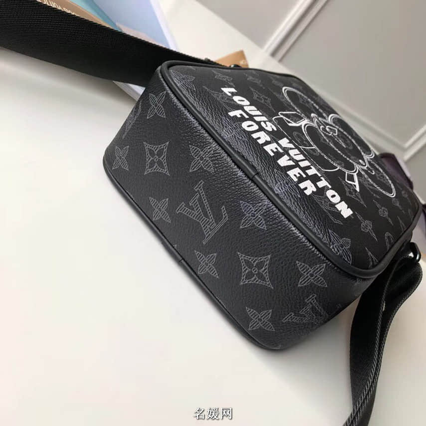 LV/路易威登18日本限定款Vivienne FOREVER太阳花图案单肩斜挎相机包M43677