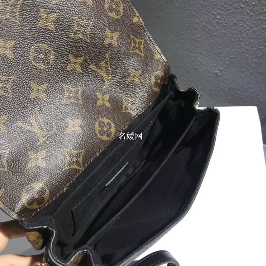 Louis Vuitton路易威登LV 挂锁饰Chantilly马鞍包M43645 M43590